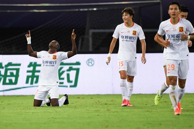 中超半程小结：双雄争霸到四强比拼 更新换代来临